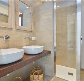 4  bedroom villa with pool, Scopello, sleeps 8